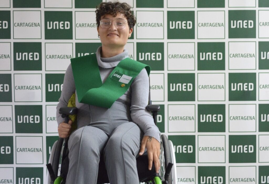 Sisara Izquierdo tiene paraparesia espástica y discapacidad mi madre a veces tiene pánico pero ya le he dicho que no me ponga límites