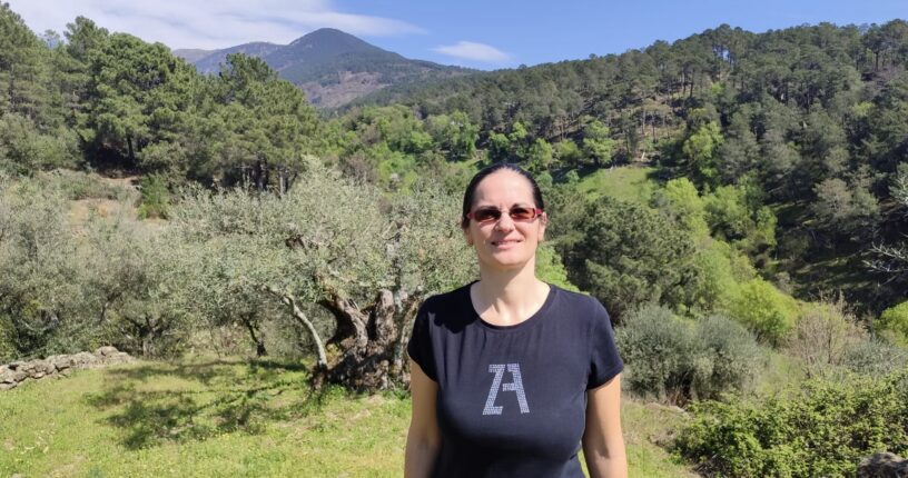 Alla Yavorska huyó de la guerra de Ucrania y vive en un pueblo de Ávila donde su epilepsia ha mejorado